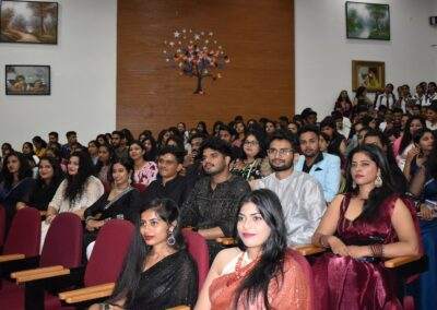 Junior MBA students give cultural farewell to seniors