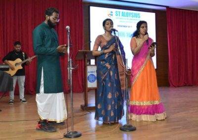 IT students celebrate traditional day