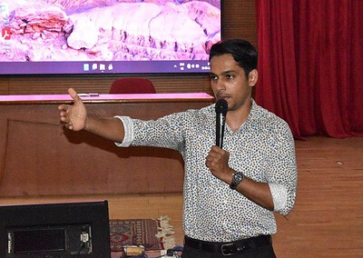 Placement cell holds lecture on public speaking skills