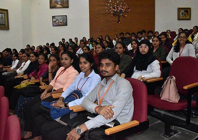 Placement cell holds lecture on public speaking skills