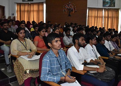 Placement Cell hosts session on ‘employer expectations from a candidate