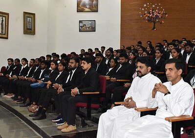 Prayer service held for outgoing MBA students