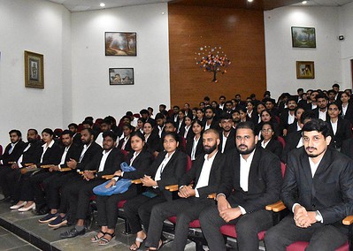 Prayer service held for outgoing MBA students