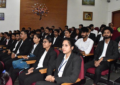 Prayer service held for outgoing MBA students