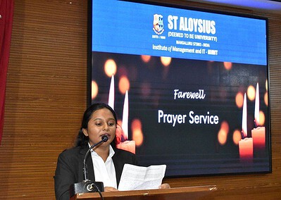 Prayer service held for outgoing MBA students